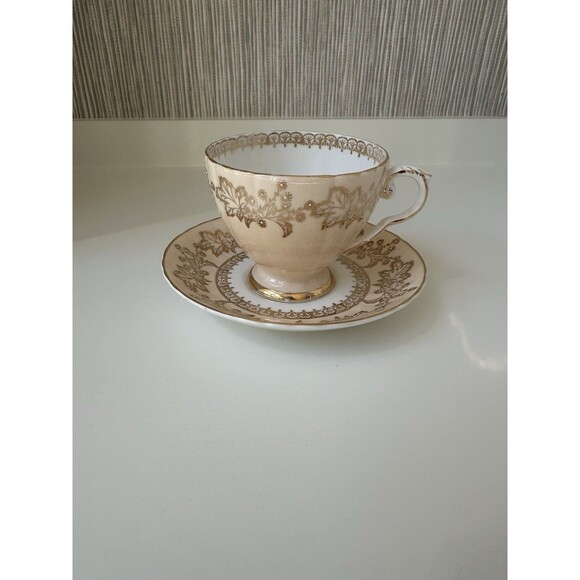 Royal Grafton Fine Bone China Tea Cup and Saucer Set Almond Ivy - Picture 1 of 5